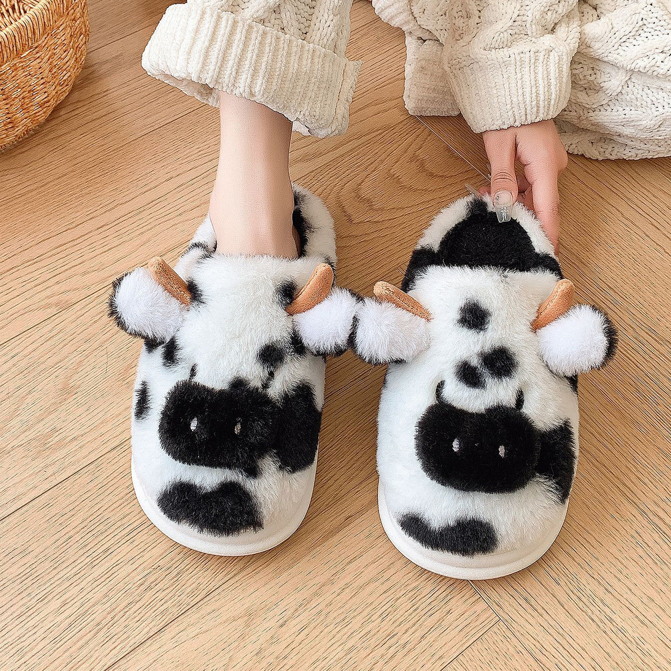 Plush Indoor Winter Slippers